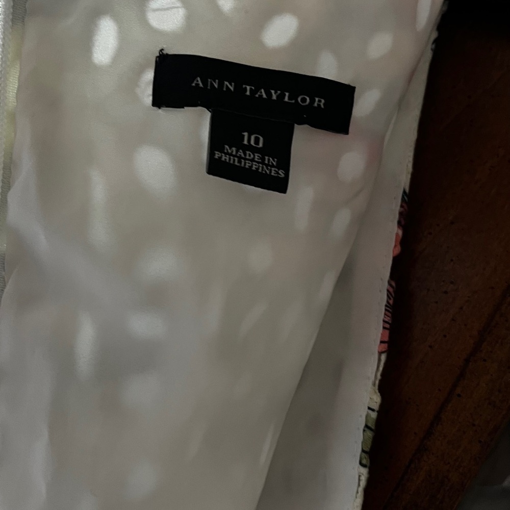 Ann Taylor Cream Floral print Midi Dress- size 10 fit and flair excellent - Picture 8 of 14
